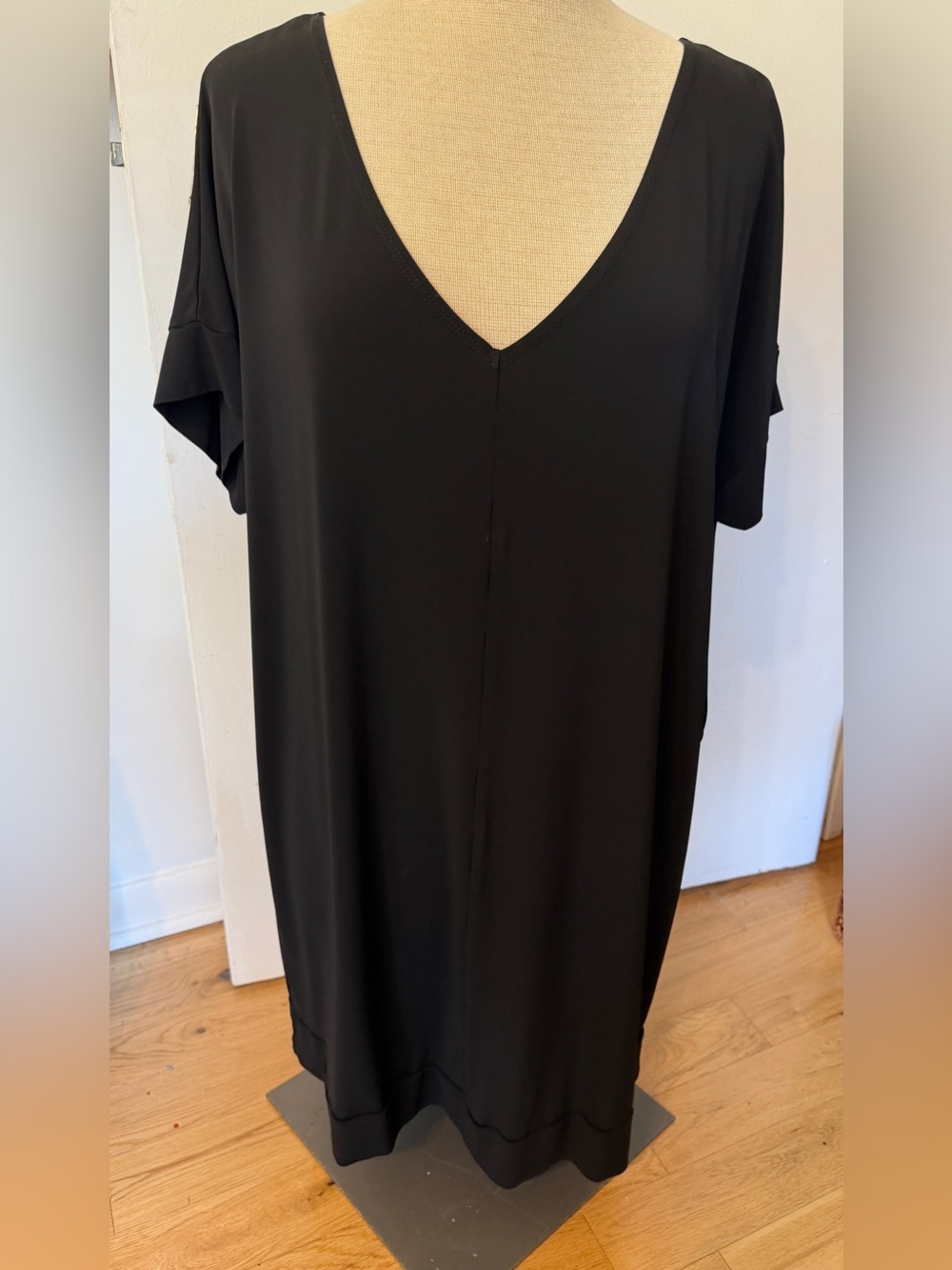 Bryn Walker Black V-Neck Dress - Picture 5 of 8